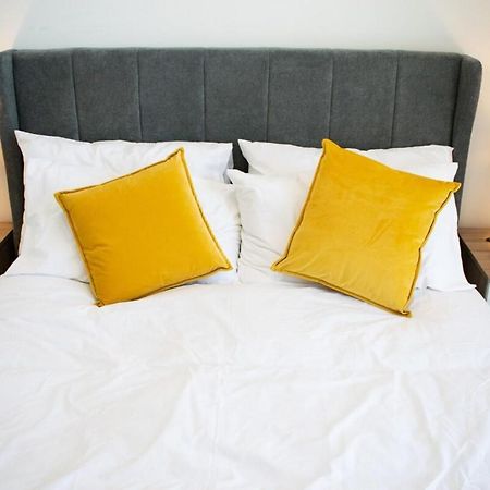Beautifully Renovated Apartment -Central Edimburgo Esterno foto