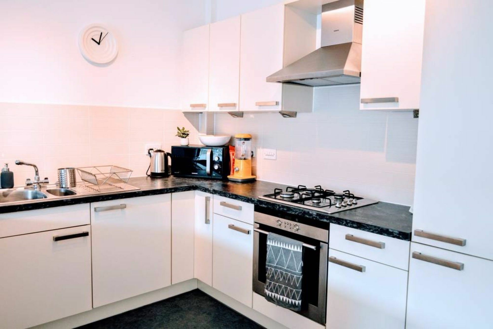 Beautifully Renovated Apartment -Central Edimburgo Esterno foto